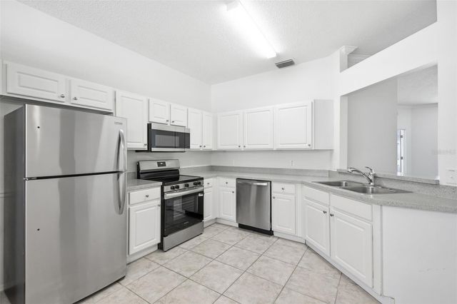 823 SPRINGWOOD CIRCLE, Bradenton, FL 34212