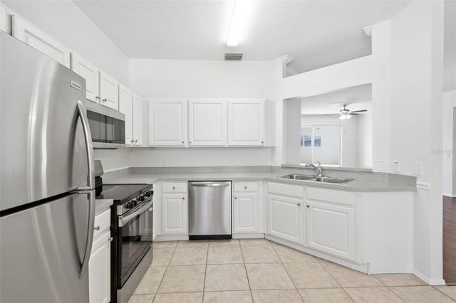 823 SPRINGWOOD CIRCLE, Bradenton, FL 34212