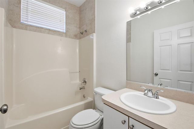 823 SPRINGWOOD CIRCLE, Bradenton, FL 34212