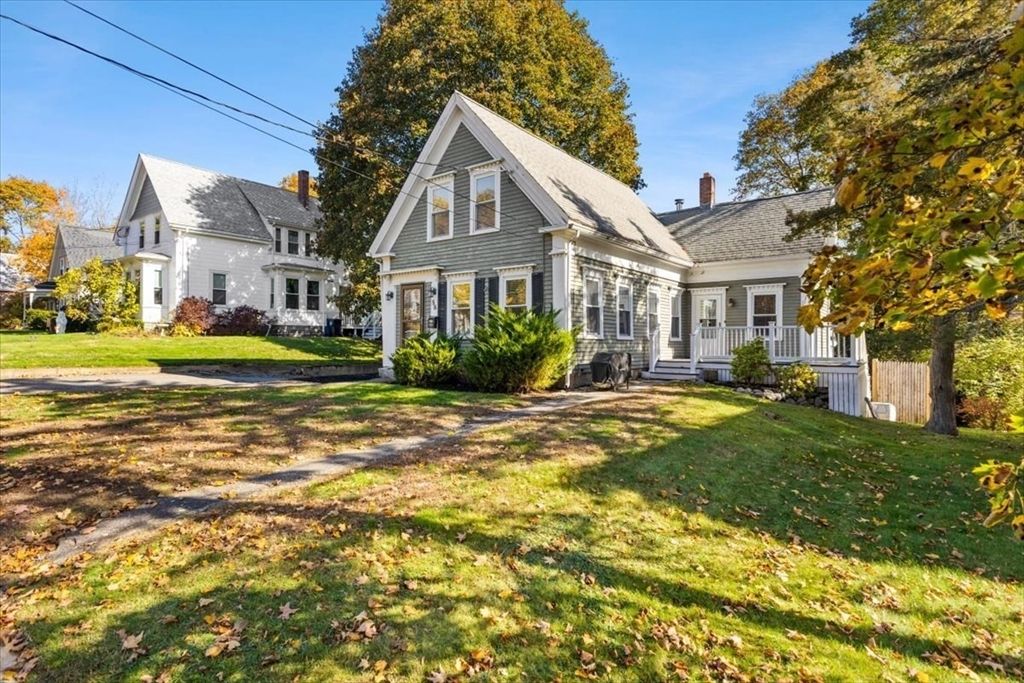 55 Beulah St, Whitman, MA 02382