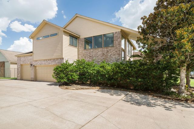 12604 Pegasus Drive, Willis, TX 77318