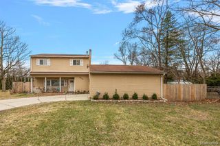 3570 Emmons Avenue, Rochester Hills, MI 48307