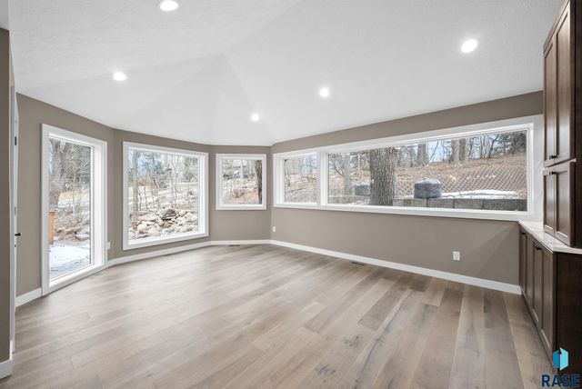 1200 E Tomar Rd Road, Sioux Falls, SD 57105