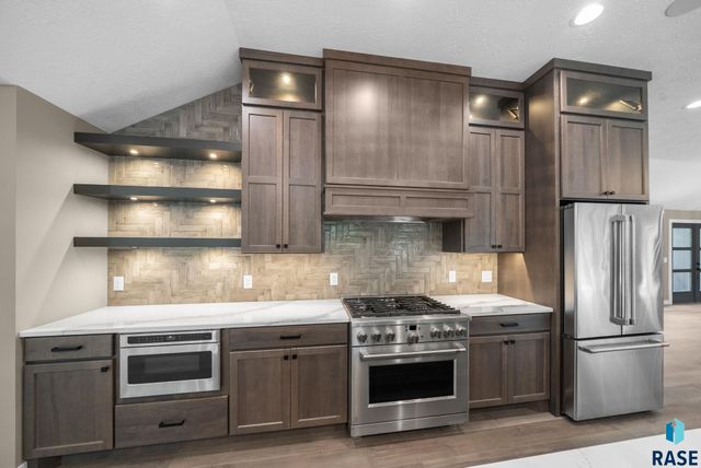 1200 E Tomar Rd Road, Sioux Falls, SD 57105