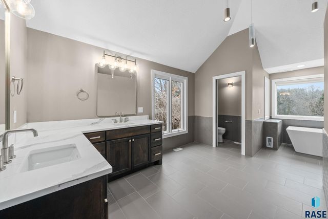 1200 E Tomar Rd Road, Sioux Falls, SD 57105