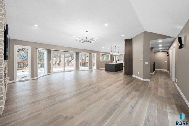 1200 E Tomar Rd Road, Sioux Falls, SD 57105