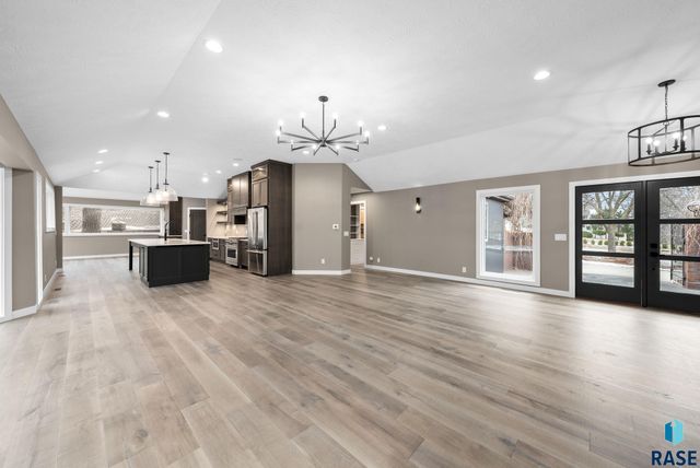 1200 E Tomar Rd Road, Sioux Falls, SD 57105