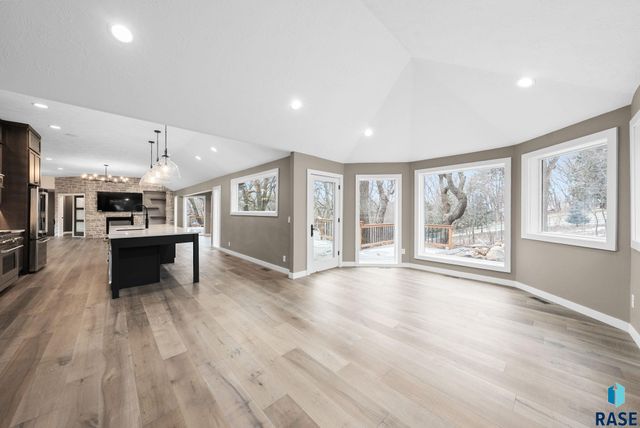 1200 E Tomar Rd Road, Sioux Falls, SD 57105