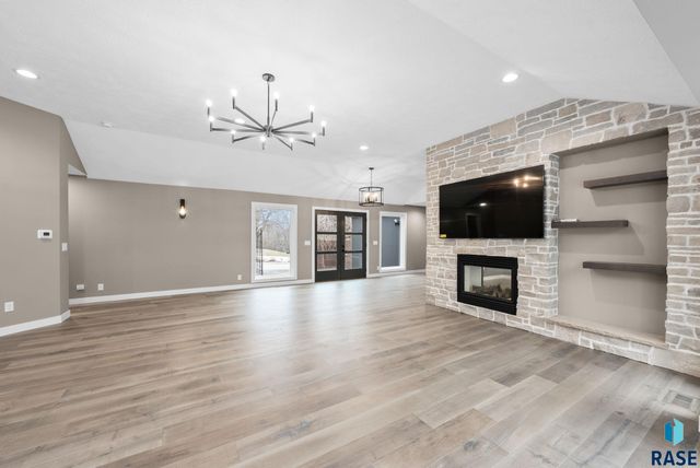 1200 E Tomar Rd Road, Sioux Falls, SD 57105