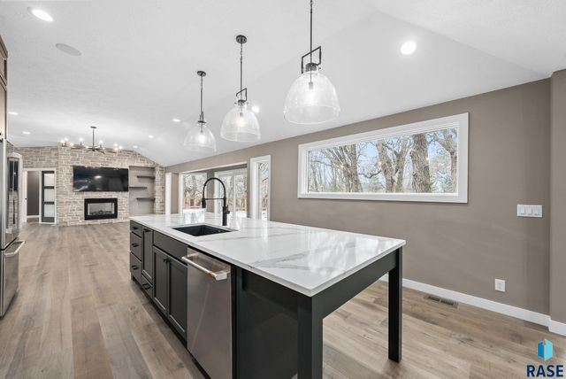 1200 E Tomar Rd Road, Sioux Falls, SD 57105