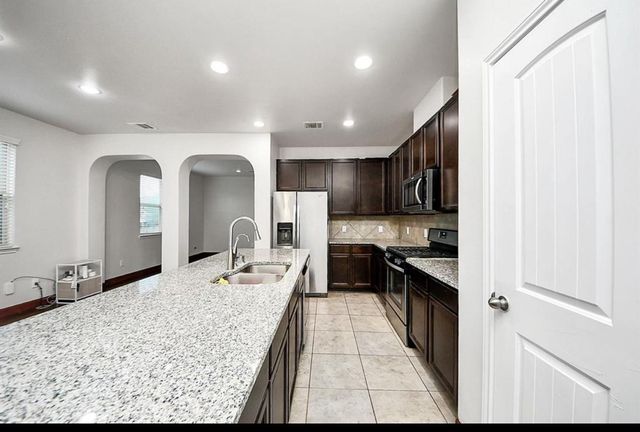 17031 Iver Ironwood Trail, Richmond, TX 77407