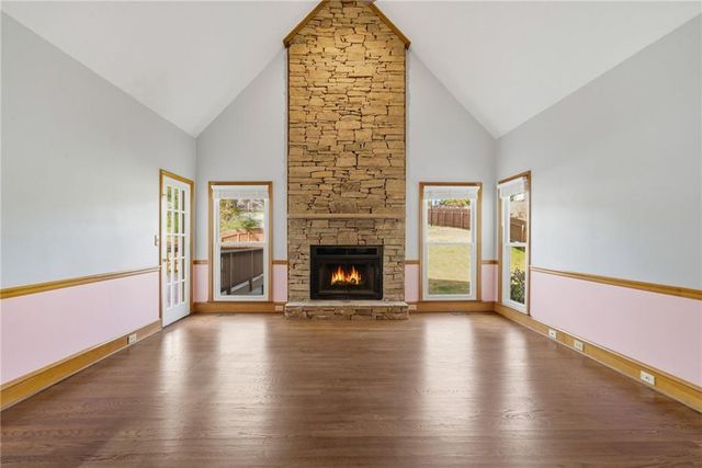 212 Shannon Drive, Woodstock, GA 30188