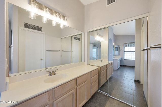 2126 E Escuda Road, Phoenix, AZ 85024