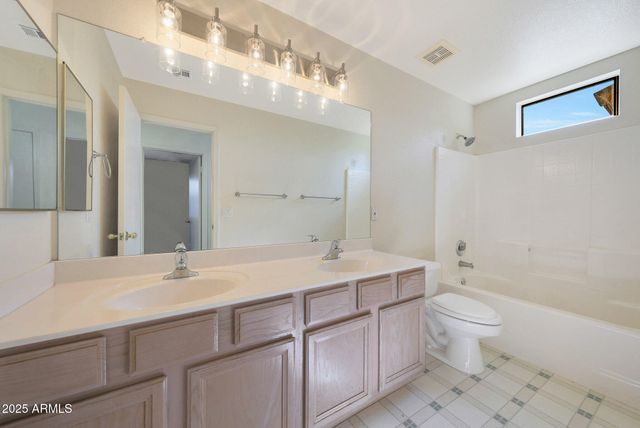 2126 E Escuda Road, Phoenix, AZ 85024