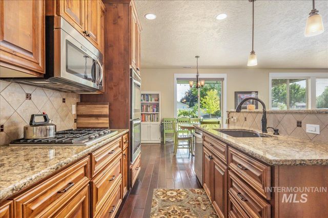 12621 S Carriage Hill Way, Nampa, ID 83686