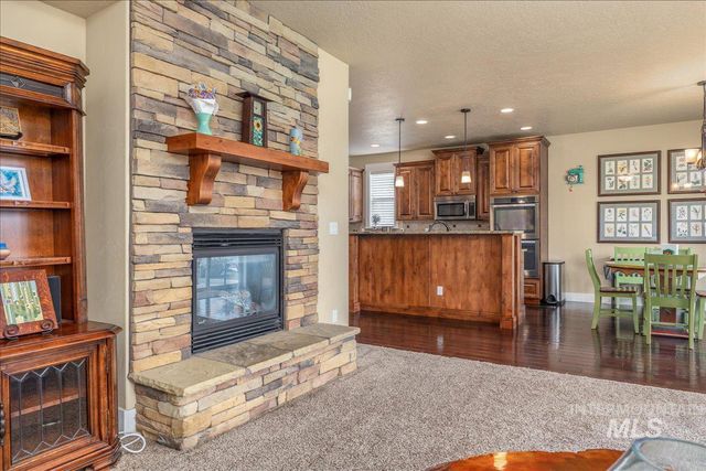 12621 S Carriage Hill Way, Nampa, ID 83686