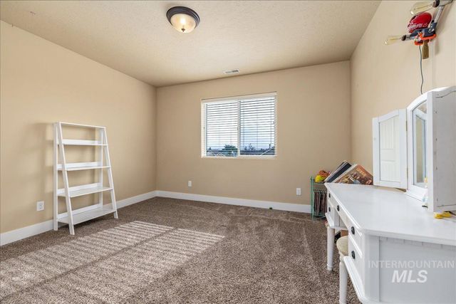 12621 S Carriage Hill Way, Nampa, ID 83686
