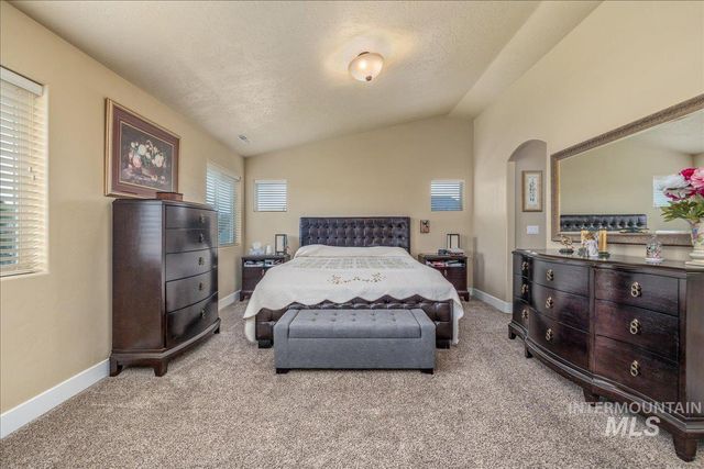 12621 S Carriage Hill Way, Nampa, ID 83686