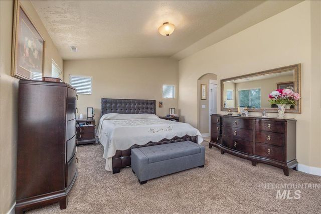 12621 S Carriage Hill Way, Nampa, ID 83686