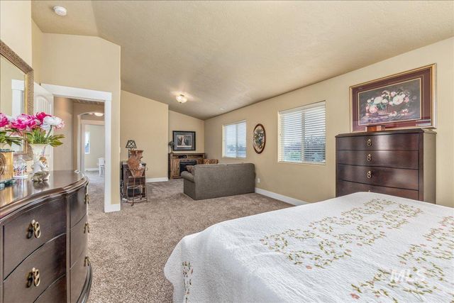 12621 S Carriage Hill Way, Nampa, ID 83686