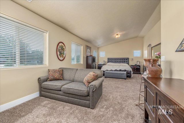 12621 S Carriage Hill Way, Nampa, ID 83686