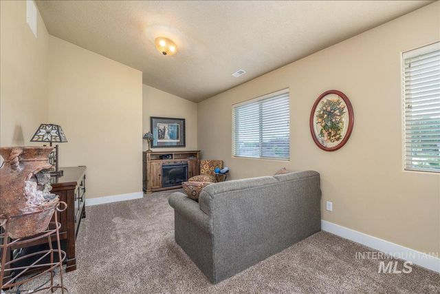 12621 S Carriage Hill Way, Nampa, ID 83686