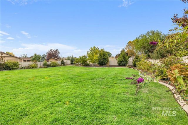 12621 S Carriage Hill Way, Nampa, ID 83686