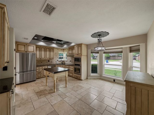 2516 Pepper Tree Circle, Mckinney, TX 75072
