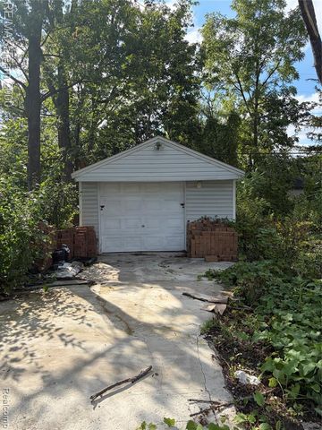 8107 Artesian Street, Detroit, MI 48228