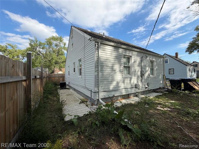 8107 Artesian Street, Detroit, MI 48228