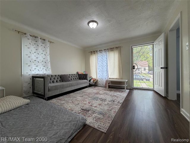 8107 Artesian Street, Detroit, MI 48228
