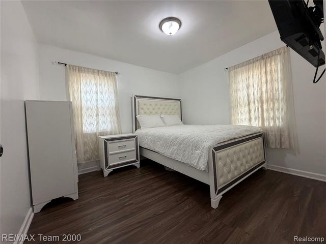 8107 Artesian Street, Detroit, MI 48228
