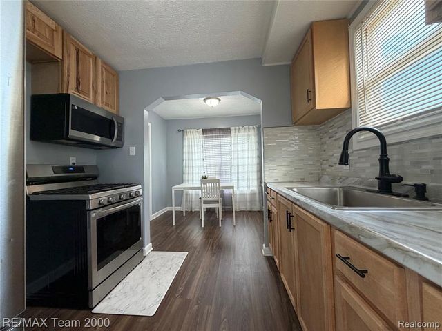 8107 Artesian Street, Detroit, MI 48228