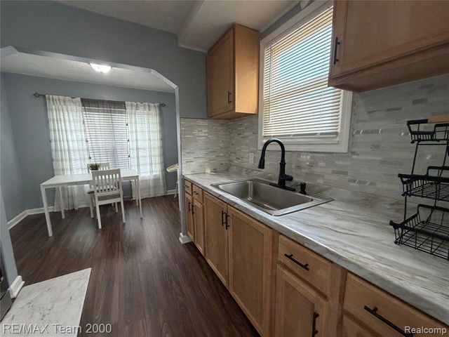 8107 Artesian Street, Detroit, MI 48228