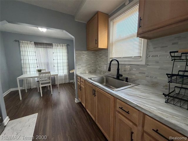 8107 Artesian Street, Detroit, MI 48228