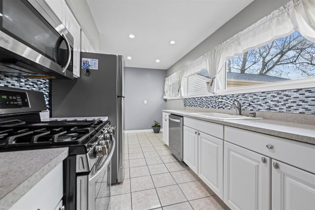 22548 Spitzley Street, Clinton Township, MI 48035