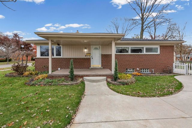 22548 Spitzley Street, Clinton Township, MI 48035