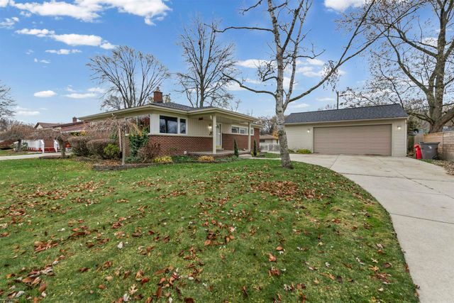 22548 Spitzley Street, Clinton Township, MI 48035