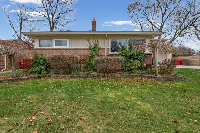 22548 Spitzley Street, Clinton Township, MI 48035