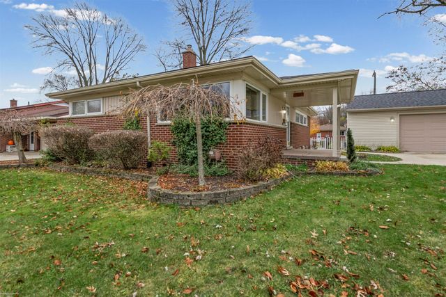 22548 Spitzley Street, Clinton Township, MI 48035