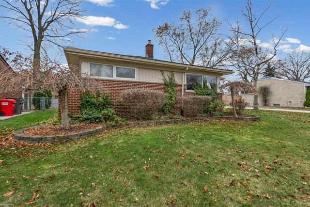 22548 Spitzley Street, Clinton Township, MI 48035