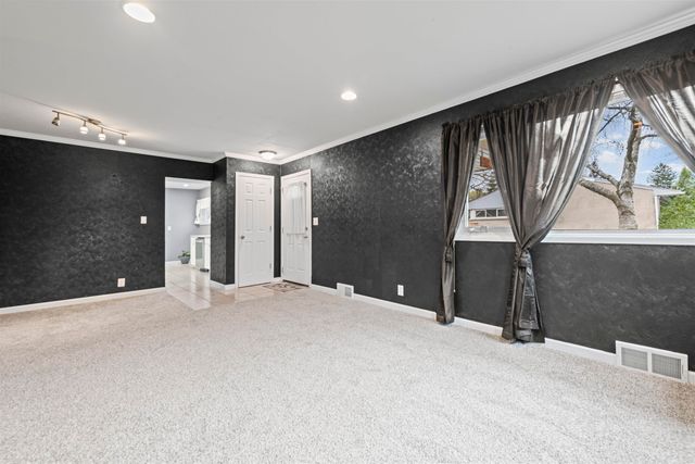 22548 Spitzley Street, Clinton Township, MI 48035