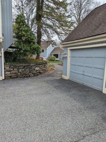 953 Heritage Village A, Southbury, CT 06488