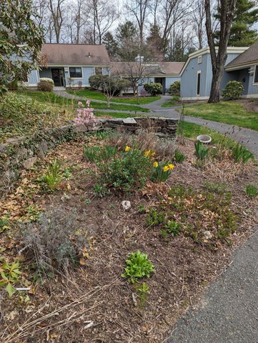 953 Heritage Village A, Southbury, CT 06488