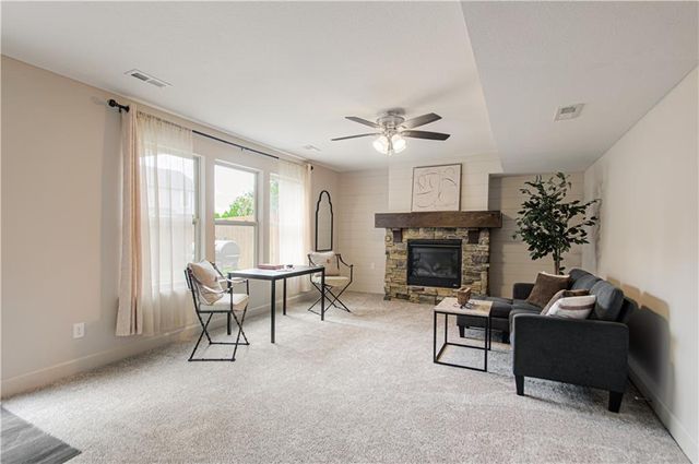 21425 W 47th Terrace, Shawnee, KS 66218