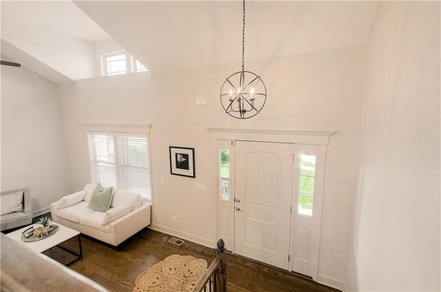21425 W 47th Terrace, Shawnee, KS 66218