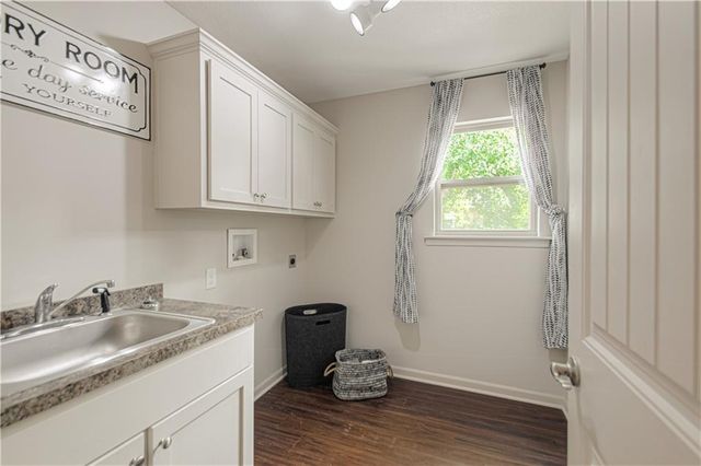 21425 W 47th Terrace, Shawnee, KS 66218