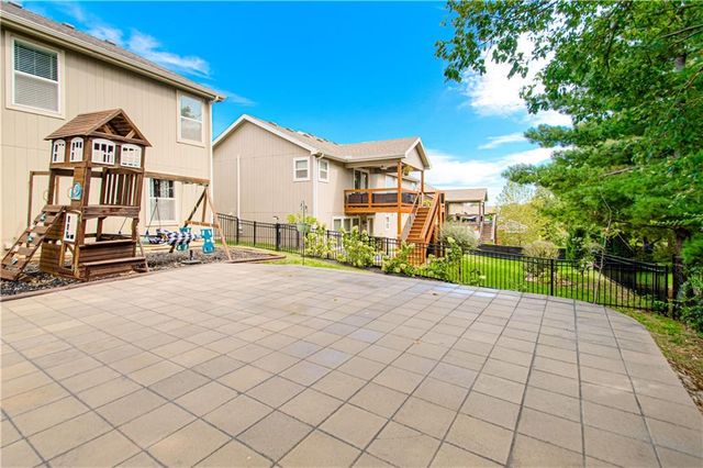 21425 W 47th Terrace, Shawnee, KS 66218