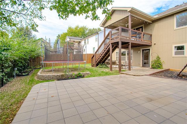 21425 W 47th Terrace, Shawnee, KS 66218