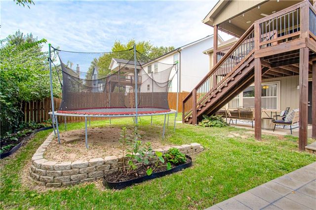 21425 W 47th Terrace, Shawnee, KS 66218